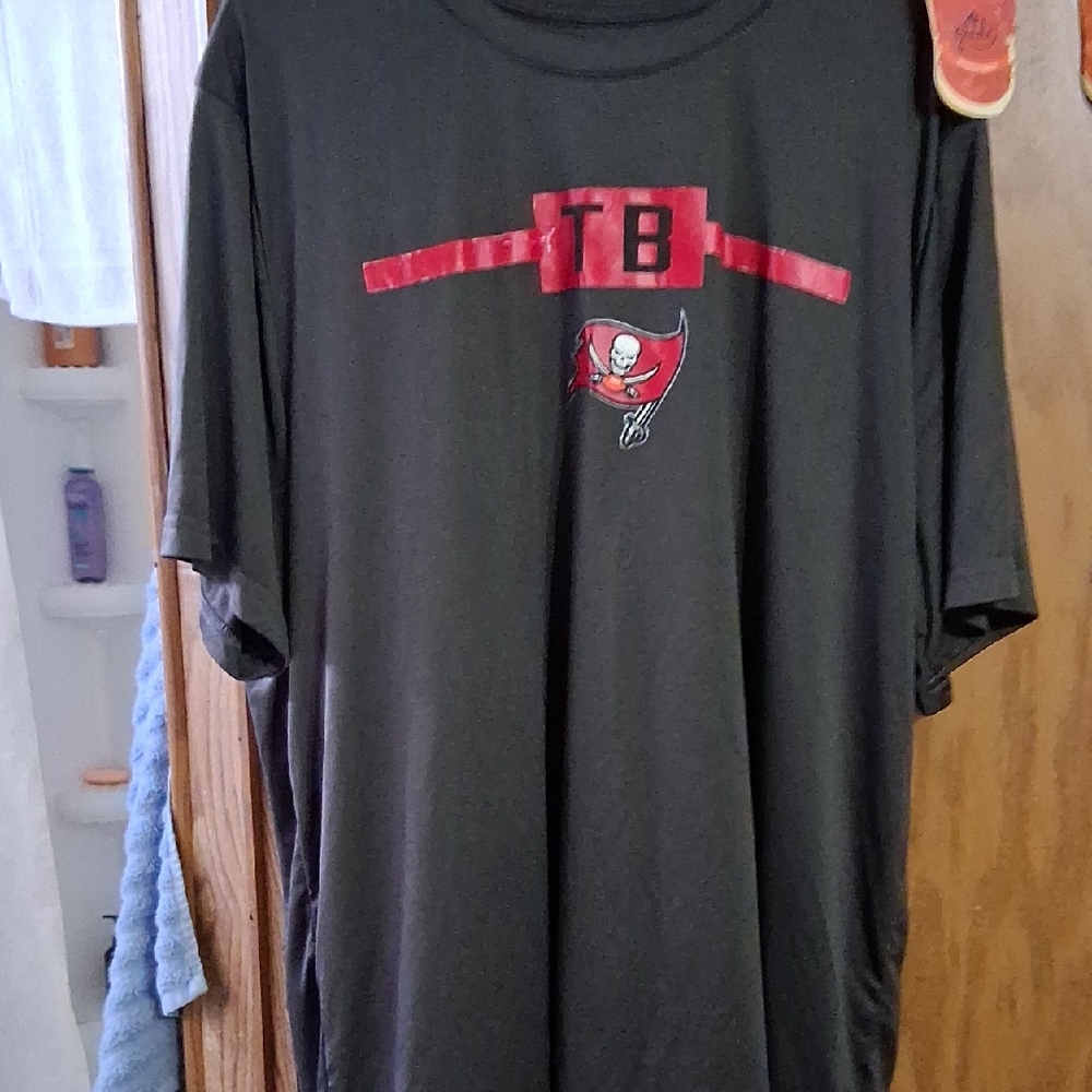 NFL Black and Red Graphic Tee